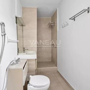 Paris IIe - Trois pièces à rénover - Beau potentiel -