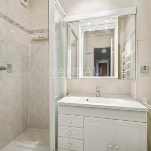 Paris XVe - Appartement quatre pièces avec loggia