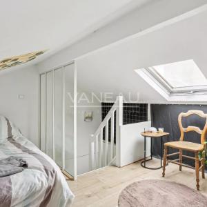 Bien atypique en étage