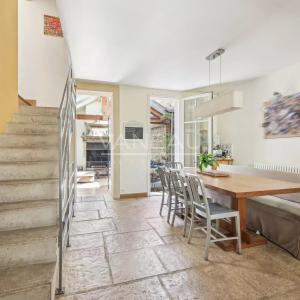 Quatre chambres et une grande pièce de vie