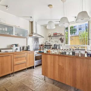 Quatre chambres et une grande pièce de vie