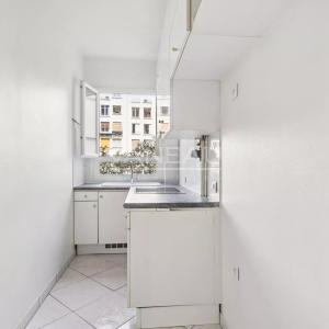 PARIS XV - Appartement deux pièces/ Poss professions libérales