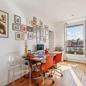 Paris IIème - Dernier étage avec ascenseur - vue dégagée