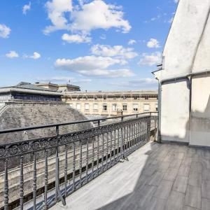 Exclusivité - Paris 6e - Monnaie - Deux pièces avec terrasse