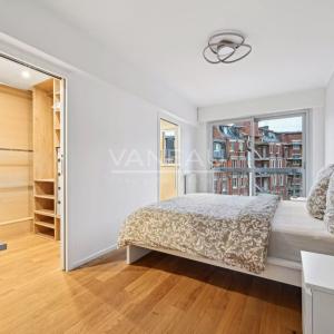 Appartement meublé refait à neuf  15E – Bail société uniquement