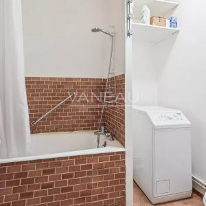 Grand studio 38 m2 avec balconnet sur jardin