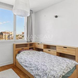 Boulogne Billancourt, Appartement familial en dernier étage avec