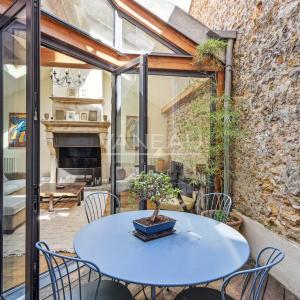 Quatre chambres et une grande pièce de vie