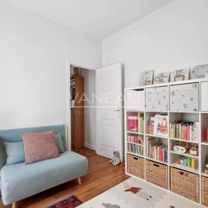 Bel ancien exposé sud avec parking