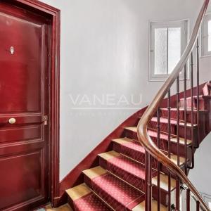 Bel ancien exposé sud avec parking