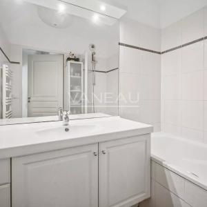 ISSY LES MOULINEAUX - EN ETAGE AVEC JARDIN, TERRASSE ET PARKING