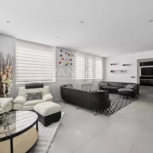 XVe -  Rond-Point Saint-Charles. Comme une maison.