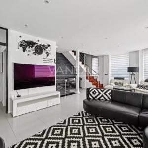 XVe -  Rond-Point Saint-Charles. Comme une maison.