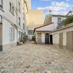 XVe -  Rond-Point Saint-Charles. Comme une maison.