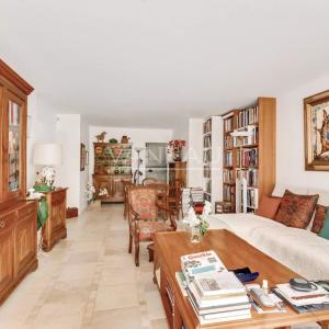 PARIS XVe - Square Necker appartement au calme