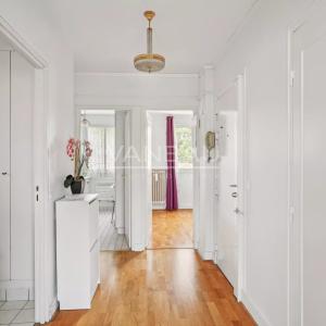 Paris XVe - Blomet - Appartement trois pièces avec vue dégagée