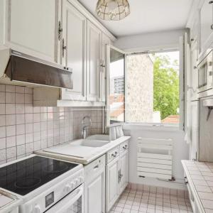 Paris XVe - Blomet - Appartement trois pièces avec vue dégagée