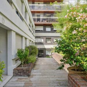 Paris XVe - Volontaires-Blomet - Appartement trois pièces avec b