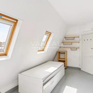 Paris VIIIe Rome/Batignolles Deux pièces Dernier étage