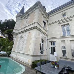 Somptueux Manoir rénové au coeur d' Angers avec piscine