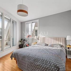 BOULOGNE - DERNIER ETAGE - BALCON / TERRASSE