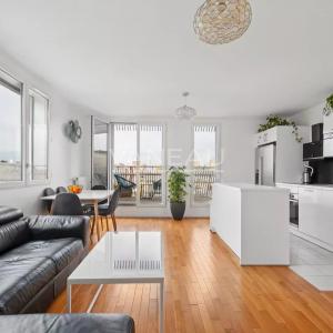 BOULOGNE - DERNIER ETAGE - BALCON / TERRASSE