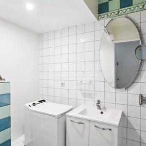 Paris XVe - Sèvres Lecourbe / Blomet : Studio calme et lumineux