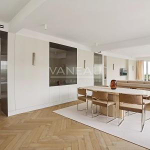 PARIS XVIe - Trocadéro - Vue Panoramique, étage élevé.