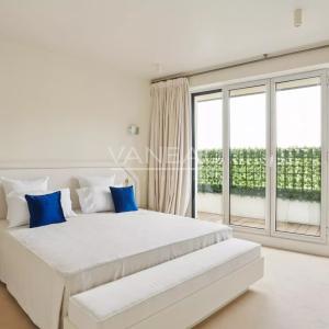 PARIS XVIe - Trocadéro - Vue Panoramique, étage élevé.