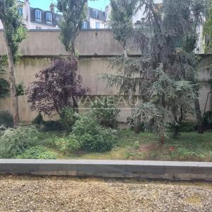 Paris XIVe – studette sur cour arborée