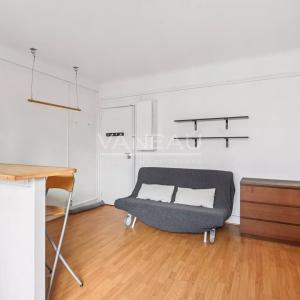 PARIS XVIIIe - Guy Moquet / rue Championnet - Studio lumineux et