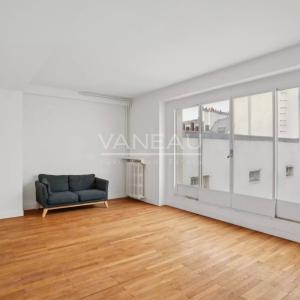 Paris XIVe - studio  lumineux avec balcon et vue dégagée