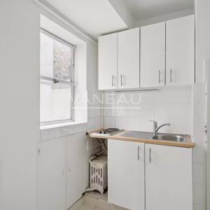 Paris XIVe - studio  lumineux avec balcon et vue dégagée