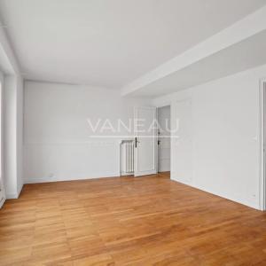 Paris XIVe - studio  lumineux avec balcon et vue dégagée