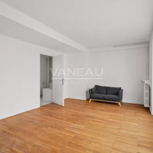 Paris XIVe - studio  lumineux avec balcon et vue dégagée