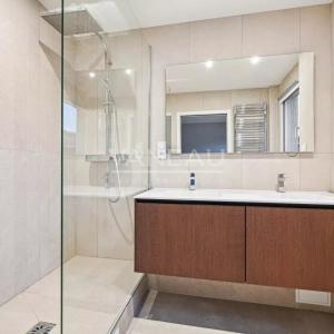 Appartement meublé refait à neuf  15E – BAIL CODE CIVIL