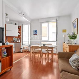 Rue Cambronne Trois pièces