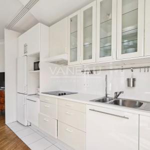 En étage avec ascenseur, vue dégagée et soleil