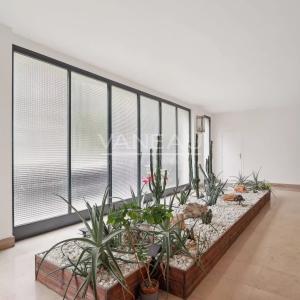 Métro Commerce - Deux pièces