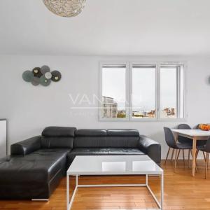 BOULOGNE - DERNIER ETAGE - BALCON / TERRASSE