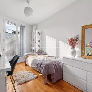 BOULOGNE - DERNIER ETAGE - BALCON / TERRASSE