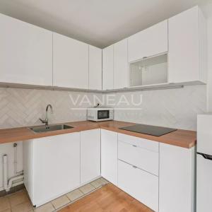 Paris XVIe - Passy - Boulainvilliers - Studio baigné de lumière.