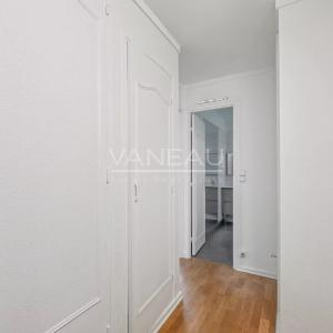 Paris XVIe - Passy - Boulainvilliers - Studio baigné de lumière.