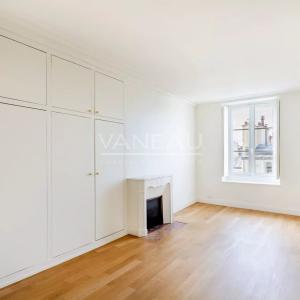 Paris  VII - Très bel  appartement entièrement rénové sur rue et