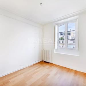 Paris  VII - Très bel  appartement entièrement rénové sur rue et