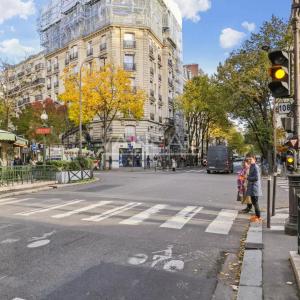 Paris 15ème Boucicaut - 3 pièces avec balcon et vue  dégagée sur