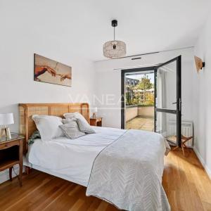 Paris XV - Volontaires / Pasteur : Appartement trois pièces avec