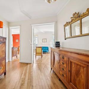 En étage avec ascenseur, vue dégagée et soleil