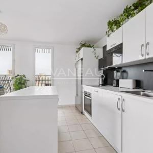 BOULOGNE - DERNIER ETAGE - BALCON / TERRASSE