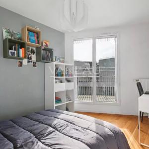 BOULOGNE - DERNIER ETAGE - BALCON / TERRASSE